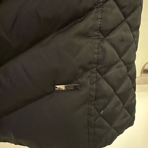 Kenneth Cole $298 down feather sz medium coat. Excellent condition. Warm & comfy - Picture 6 of 6